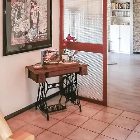 דירה Beautiful In With Kitchen